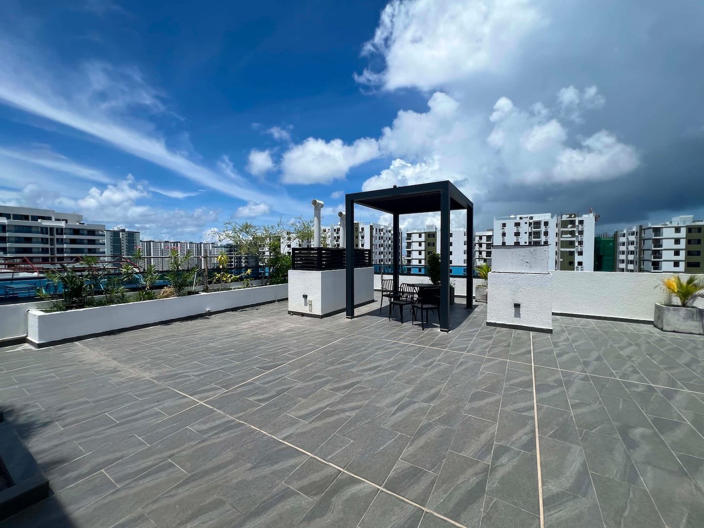 Breezy Seaside – Rooftop terrace