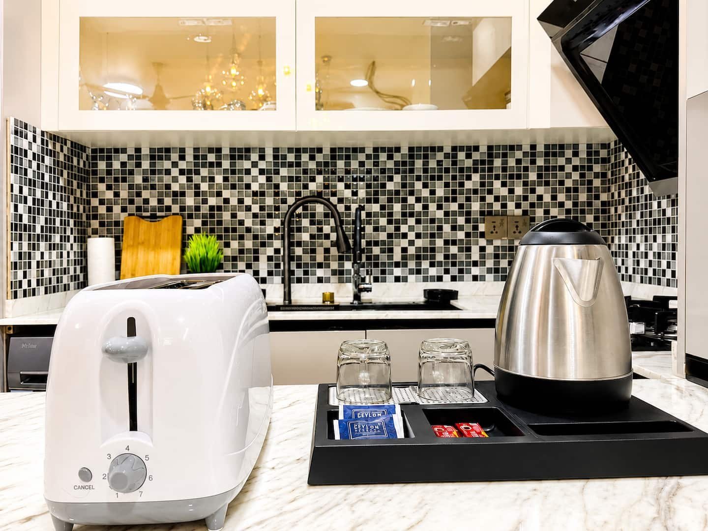 Luxvoy Opal – Coffee and tea station