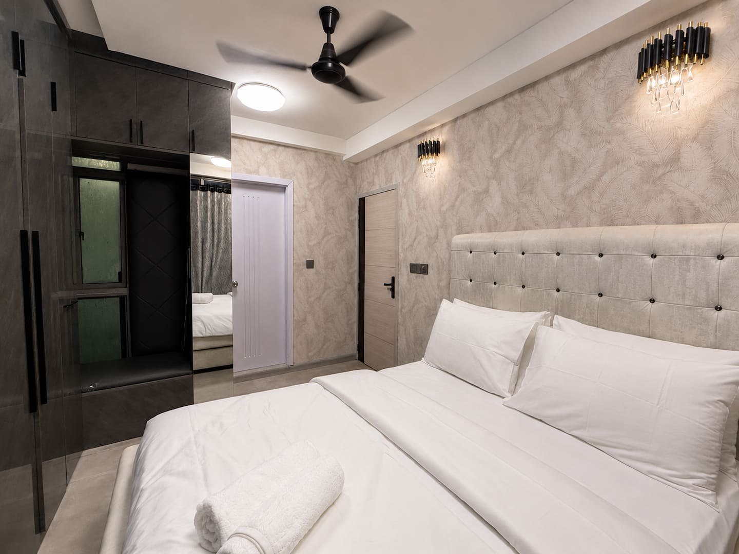 Luxvoy Opal – Master bedroom