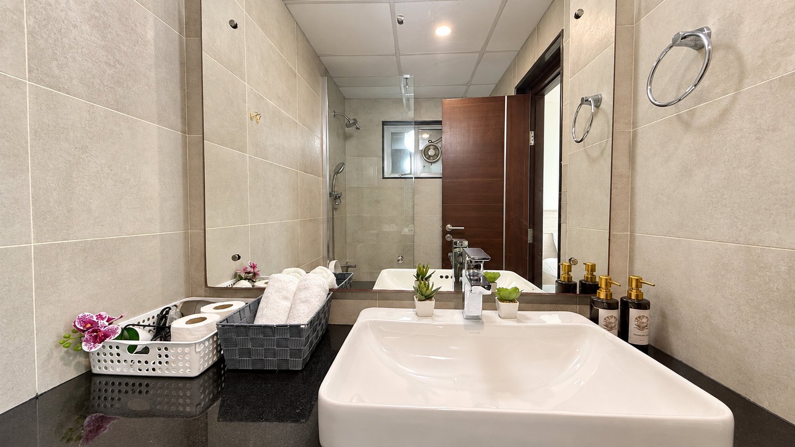 Pearl SonShine – Bathroom vanity