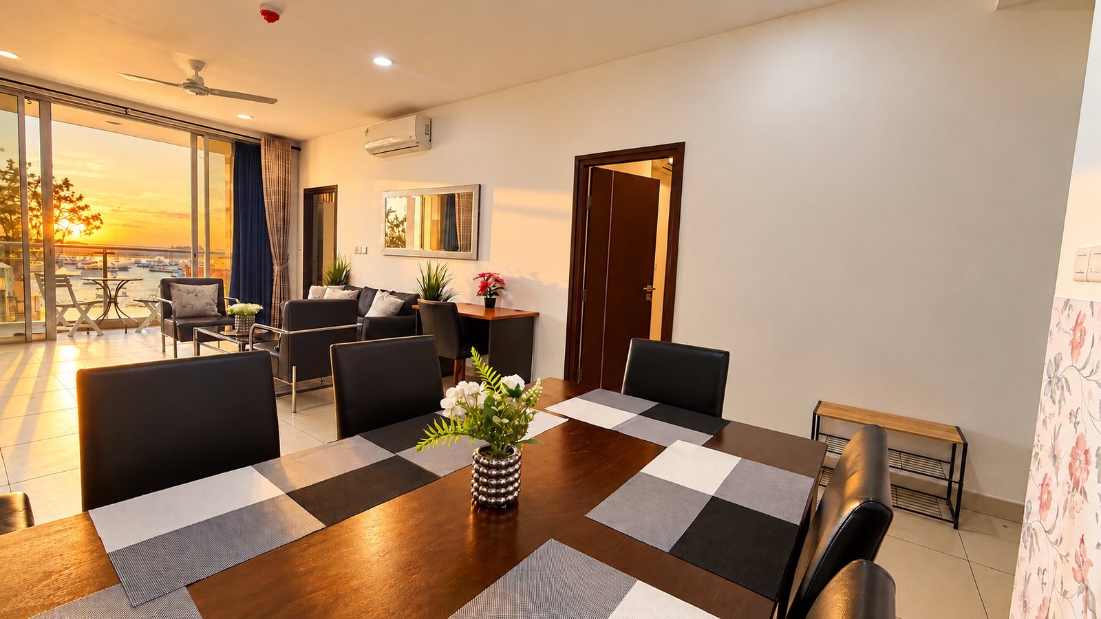 Pearl SonShine – Dining and living area with sea sunset